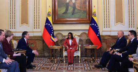 Delcy Rodríguez agradece a Trump por su “amable disposición” tras acercamiento bilateral