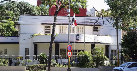 Embajador de Panamá logra reunirse con 10 detenidos en Cuba por carteles