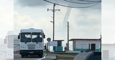 Tromba marina sorprende a vecinos de Nuevitas en Camagüey
