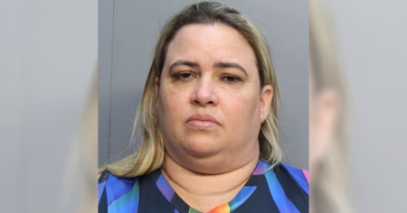 Cubana acusada de falsificar cheques por más de $46,000 en joyería de Hialeah donde trabajaba