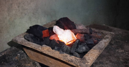 Bebé de nueve meses sufre quemaduras mientras su familia cocinaba con carbón en Santiago de Cuba