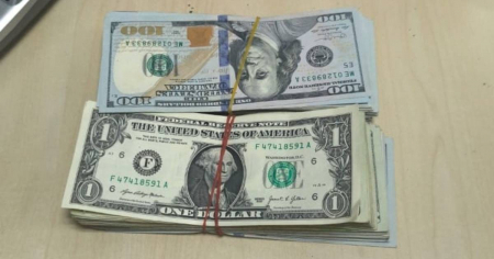 Aduana de Panamá detecta miles de dólares sin declarar entre pasajeros cubanos