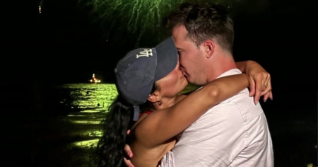 Beso romántico con fuegos artificiales de fondo: Camila Arteche se derrite de amor por su novio