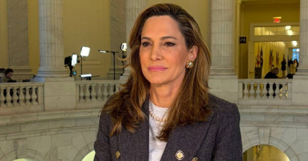 María Elvira Salazar: «Lo mejor para Cuba es que la familia Castro se vaya por la puerta de atrás»