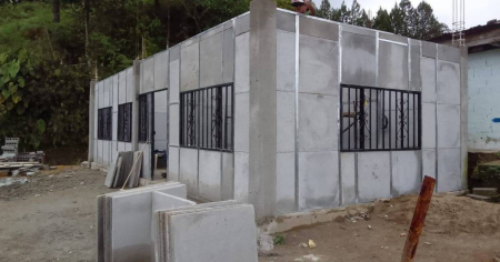 Venezuela y la ONU apuestan por casas prefabricadas para casi 18,000 damnificados por los terremotos
