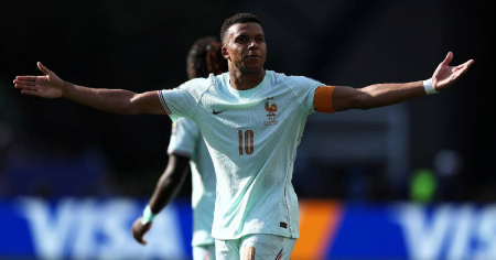 Mbappé iguala a Messi y deja al rojo vivo la lucha por la Bota de Oro