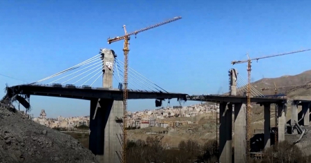 "Puentes y plantas de energía": Trump advierte al régimen iraní que intensificará los ataques si no llegan a un acuerdo