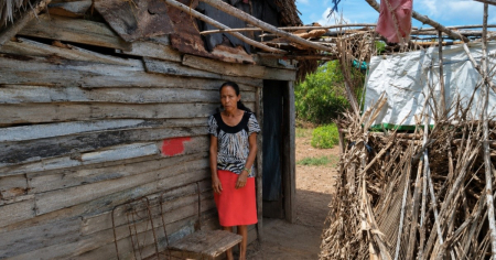 Cubana lleva casi una década esperando reparación de su vivienda dañada por un ciclón