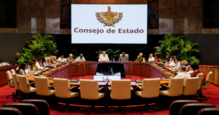 Consejo de Estado aprueba dos decretos-leyes para impulsar reformas económicas en Cuba