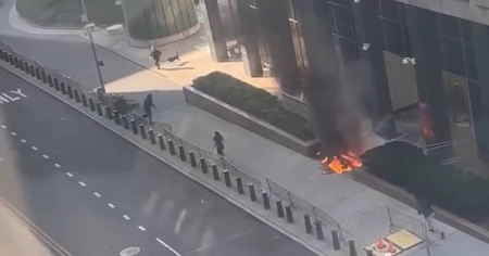 Veterano del Ejército ataca con explosivo casero edificio del ICE y el FBI en Nueva York