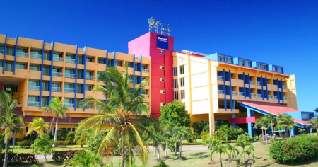 Hoteleras españolas Iberostar y Barceló siguen a Meliá y también abandonan Cuba 