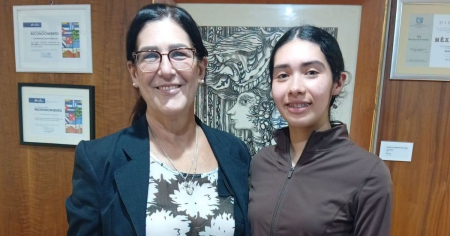 Joven cubano-mexicana recibe beca excepcional para estudiar medicina gratis en Cuba