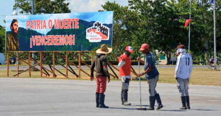 «El país cayéndose a pedazos», pero la plaza en Pinar del Río lista para el acto político