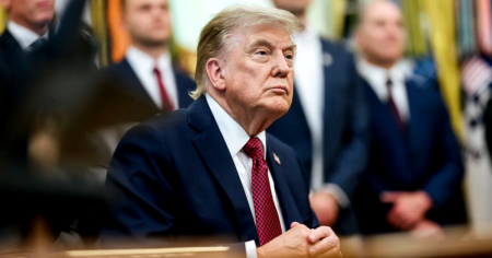 Trump ordena detener los bombardeos contra Irán para negociar: "Hay posibilidades de un acuerdo"