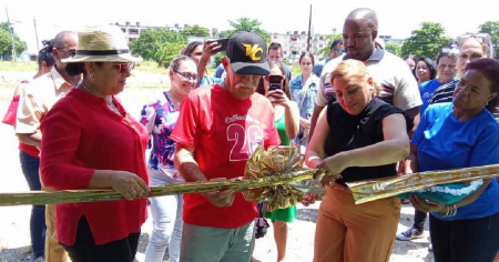 Susely Morfa celebra apertura de solinera privada en Villa Clara y la atribuye a la Empresa Eléctrica