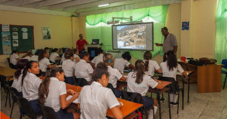 Cuba actualiza el salario de los maestros: cobrarán entre 6,130 y 7,735 CUP