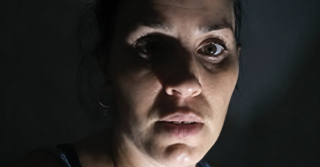 "No aguanto más": cubana estalla en redes tras más de 24 horas sin electricidad
