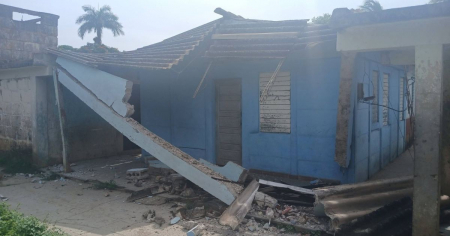 Niño de siete años resulta herido tras colapsar el portal de una vivienda en Colón, Matanzas