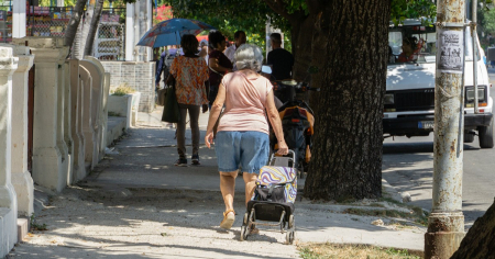 La crisis en Cuba pasa factura a la salud mental: el agotamiento de «resolver» cada día
