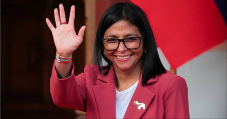 Delcy Rodríguez: «Celebro el primer paso en el proceso de diálogo con el sector opositor»