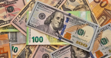 Dólar retrocede y euro se mantiene estable este viernes en el mercado informal cubano