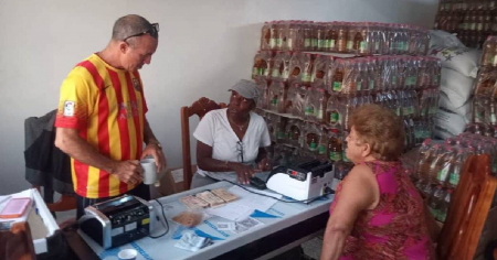 Venden aceite a 2,250 pesos en Las Tunas y la reacción es de inconformidad: «¿Quién puede comprarlo?»