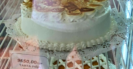Una tarta de piña casi 10,000 pesos: el lujo de comerse un dulce en Cuba, se duele profesor universitario
