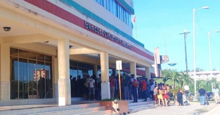 Sin efectivo en los bancos, 113 negocios privados pagan pensiones a jubilados en Guantánamo