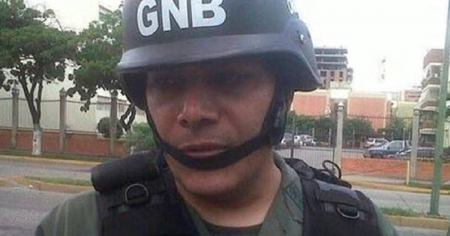 ICE deporta a Venezuela a excoronel chavista acusado de torturar a 74 manifestantes