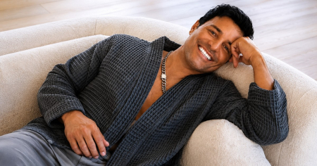 Chayanne reta a sus fans a una batalla de farmear aura y las redes enloquecen