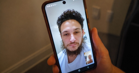 Cubano deportado por Estados Unidos a África denuncia: «Están traficando con mi vida»