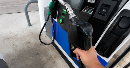 ¿Planeas salir por carretera en Florida? Esto pagarás ahora por la gasolina