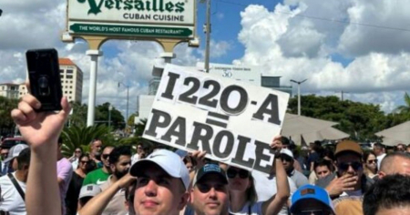 Aplazan en Miami por segunda vez audiencia clave para cubanos con I-220A