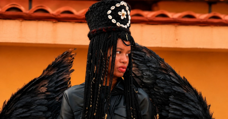 Modelo cubana Riri vuelve a las pasarelas cinco meses después de su grave accidente