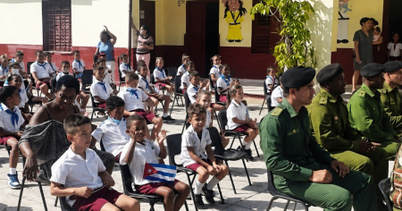 Tropas Especiales hacen demostración de combate ante niños en escuela cubana
