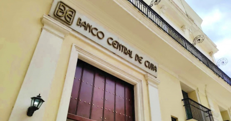 El Banco Central de Cuba flexibiliza apertura de cuentas en bancos extranjeros: ¿Quiénes pueden beneficiarse?