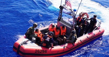 Guardia Costera devuelve a Cuba a 14 de 15 balseros interceptados cerca de Bahamas