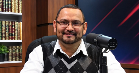 Periodista nicaragüense arrestado por ICE mientras trabajaba como conductor de Uber en Florida