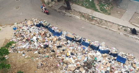 Vecinos del edificio Minfar 3, cerca de la Plaza de la Revolución, denuncian desborde de basura