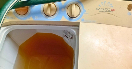 Cubana compara su país con su vieja lavadora: cansado de dar vueltas, maltratado y harto del agua sucia