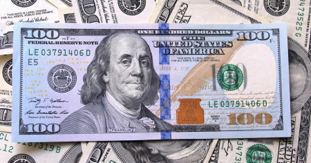 Así cierra el mercado informal en Cuba: el dólar rompe la barrera de los 750 pesos