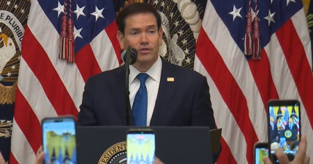 Marco Rubio: «Como hispanoamericanos somos estadounidenses. Amamos este país»