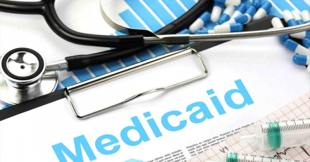 Miles de migrantes en Florida pueden perder Medicaid desde este 1 de octubre: ¿quiénes están en riesgo?