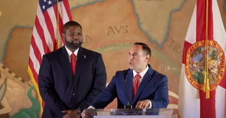El cubanoamericano Bryan Ávila, voz de la campaña de Byron Donalds en español en la recta final hacia la gobernación de Florida