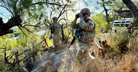 EE.UU. despliega 500 soldados en la frontera con México tras ataque de presuntos narcos a la Guardia Costera en Texas