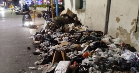 Cubanos se quejan de basureros en Holguín: «A Comunales no le interesa»