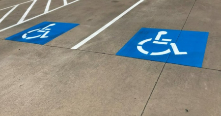 Miami-Dade cancela más de 6.000 permisos de parqueo para discapacitados y estrena PERMiO, una app para pedirlos y renovarlos