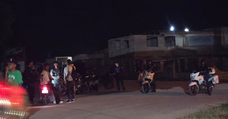 Redada policial en Camagüey termina en estampida, golpizas a jóvenes y daños a motocicletas