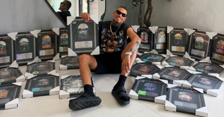 Bebeshito celebra sus discos de Oro, Platino y Multiplatino: «30 sueños hechos realidad»