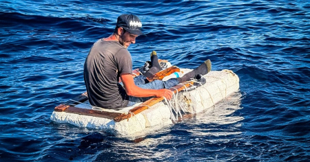 Deportan a Cuba al balsero que fue rescatado en una diminuta balsa frente a Key Biscayne